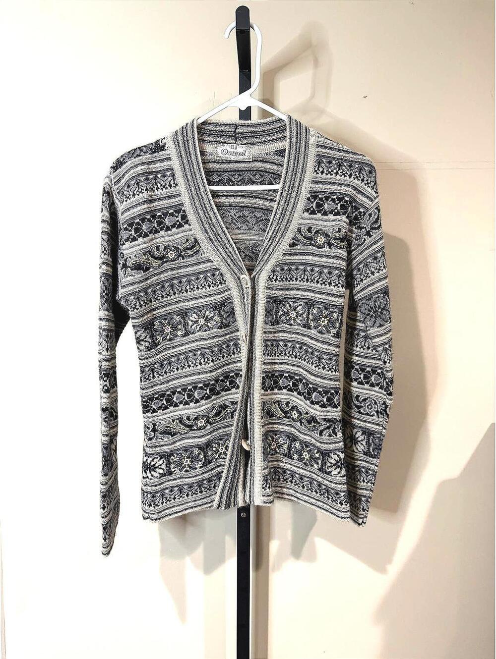 KJL Oswal Women's Patterned Button-Up Cardigan Sweater Medium Beaded Embroidered